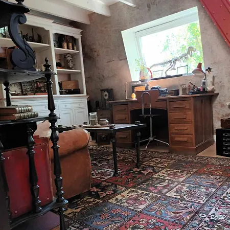 La Maison Bric Et Broc Bed and breakfast Saint-Carreuc
